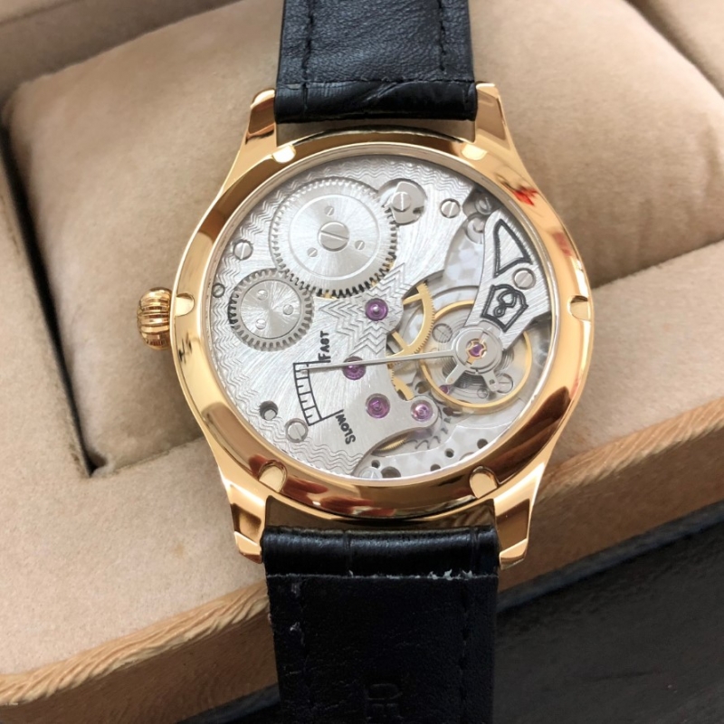 Gold case mechanical watch